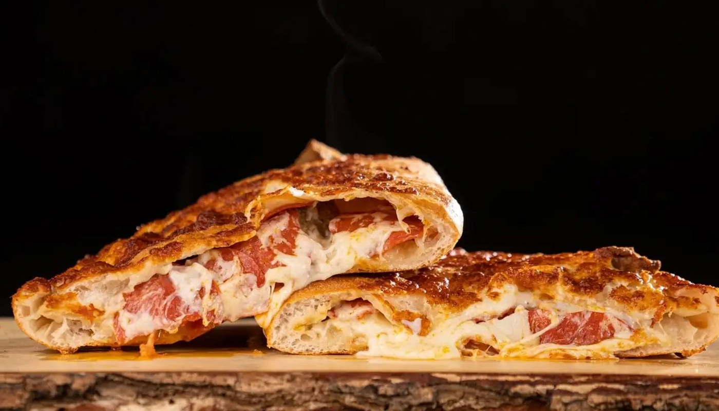 Pizza Calzone image